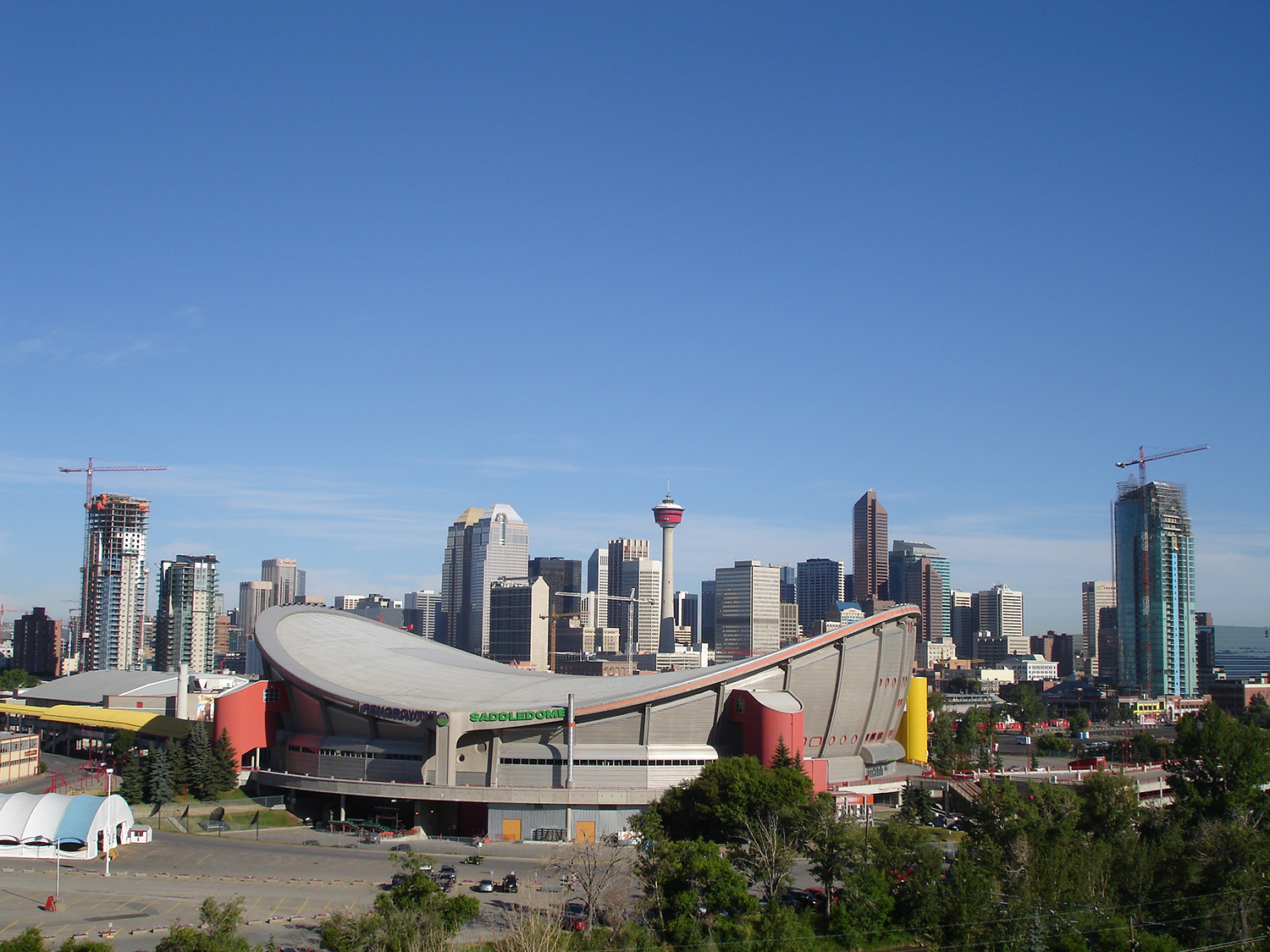 Calgary, Südost Skyline mit Saddledome Arena