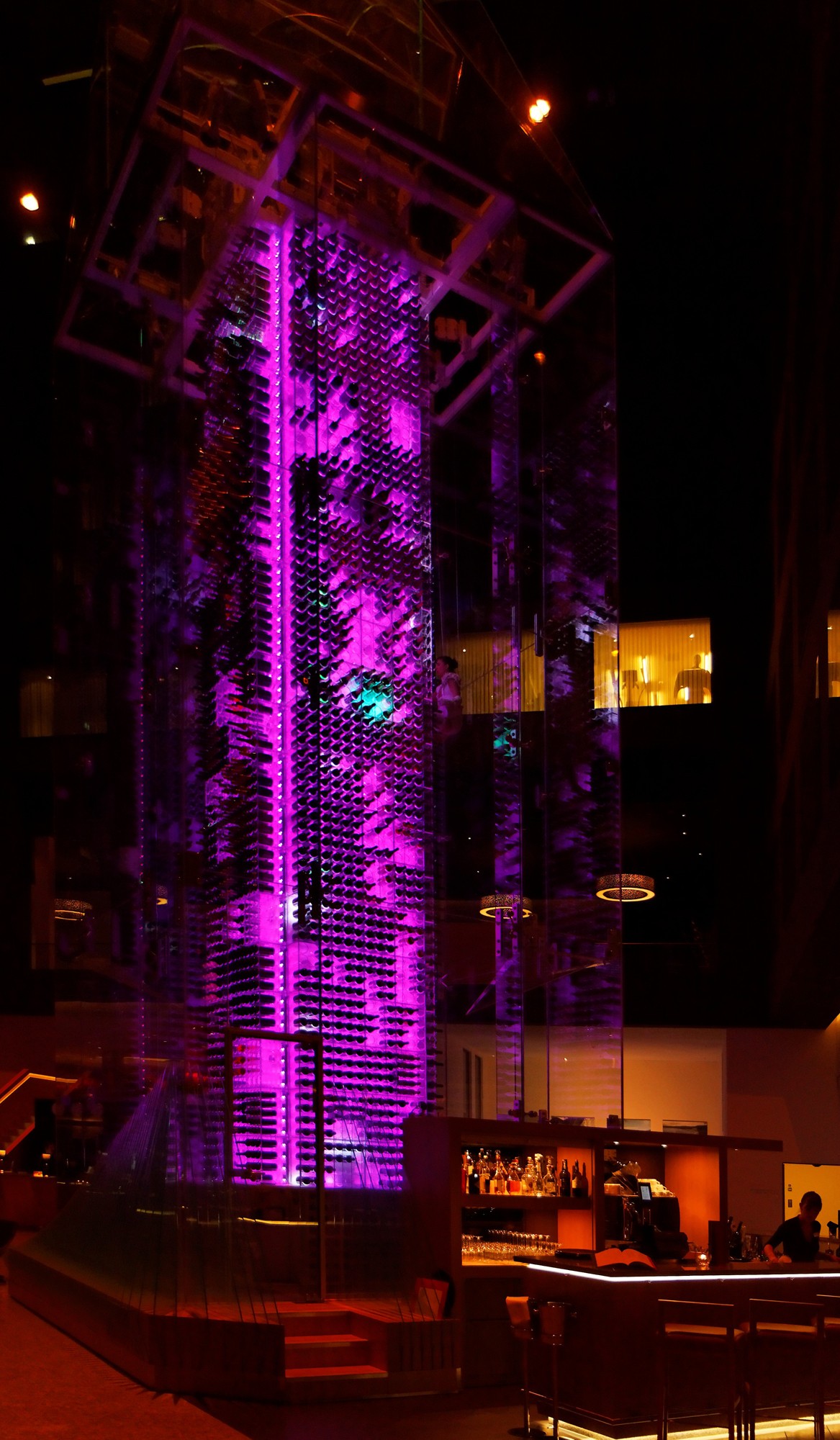 Angels’ Wine Tower Bar, Radisson Blu Hotel, Zürich Flughafen